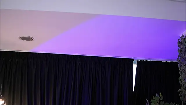 Aisha_Bee's Live XXX Chat