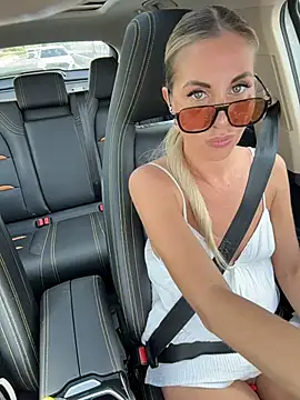 XXX chat uživo modela LisaMurr