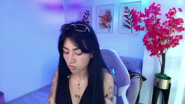 Rainy_doll's Live XXX Chat