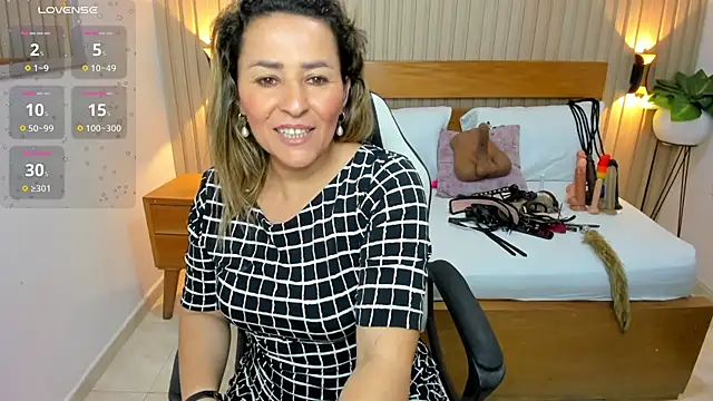 แชท XXX สดของ luciana_ballesteros_