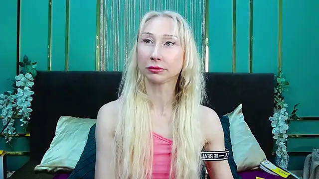 KissDreamm's Live XXX Chat