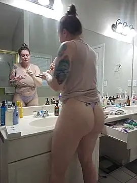 HollyTattoo webkamerás műsora