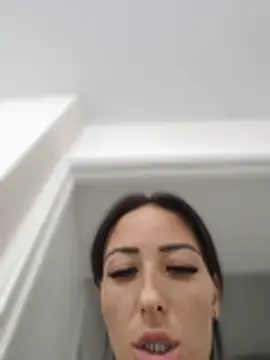 Živý XXX chat BURNING-BRUNETKA