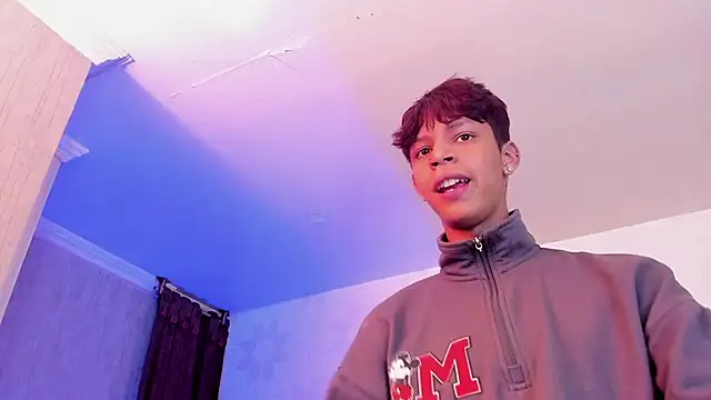 Chat +18 de Ethan_qop ao vivo