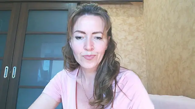 NicoleEunice87 Adlı Modelin Canlı XXX Sohbeti