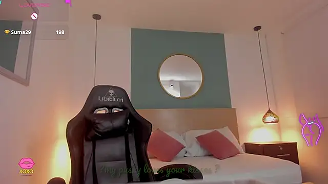 lucy_blue28's Live XXX Chat