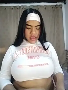 Bicky_25 Adlı Modelin Canlı XXX Sohbeti