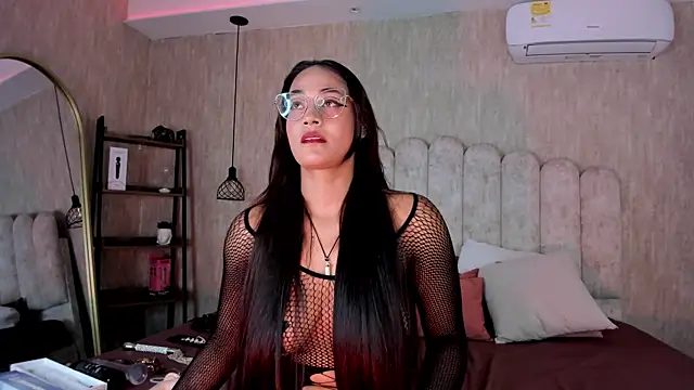 Lilith_Russoo Live XXX-chat