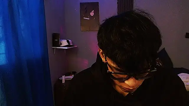 Mr_yisuzz élő XXX-chatje