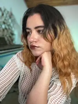 دردشة NikkiNix الجنسية المباشرة