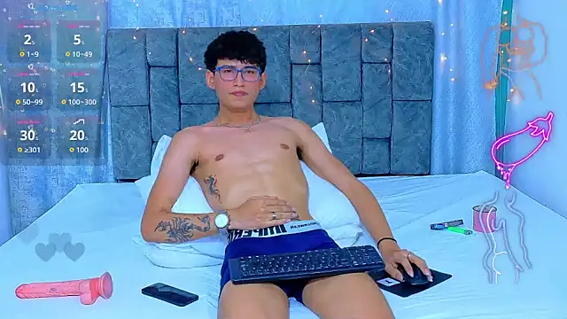 NicolasTorrez Adlı Modelin Canlı XXX Sohbeti