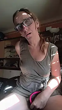Dettybitch40's Live XXX Chat