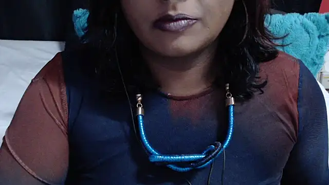 INDIANSIN2 Adlı Modelin Canlı XXX Sohbeti