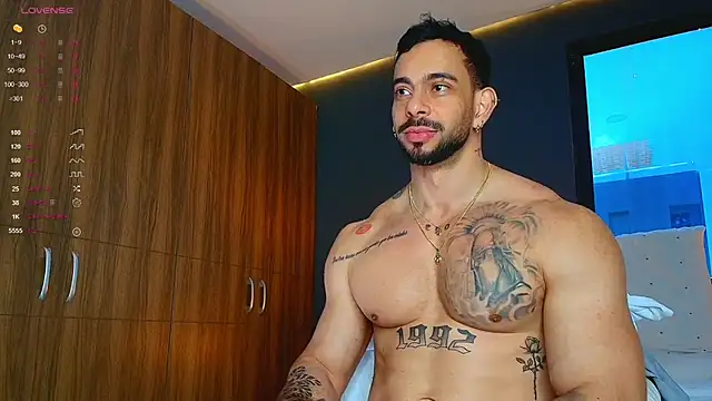massimo_visconti Adlı Modelin Canlı XXX Sohbeti