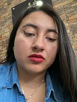 _Sarah-Office1's Live XXX Chat