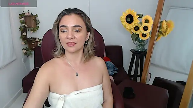 ana_milf's Live XXX Chat