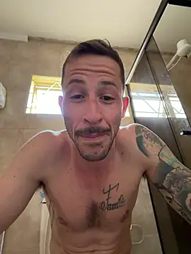 Chat +18 de CoyoteDuMato ao vivo