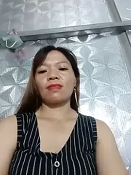 Chat +18 de lya_sexyy ao vivo