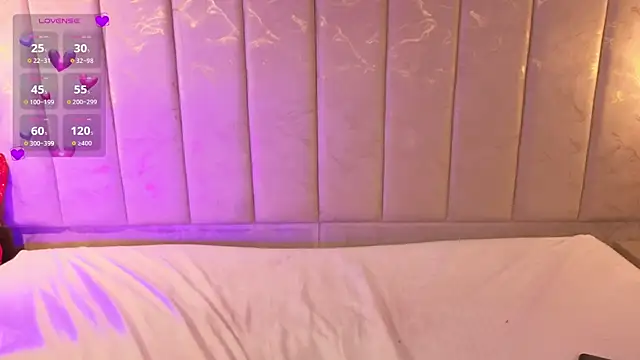 JulieDeepのライブXXXチャット