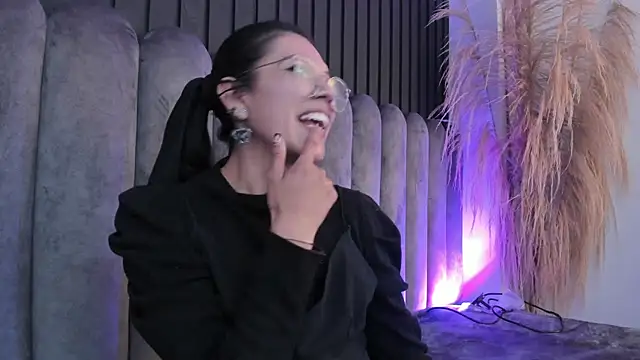 Lanadelrey_1's Live XXX Chat
