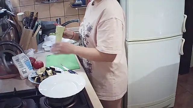 MoodieMira's Live XXX Chat