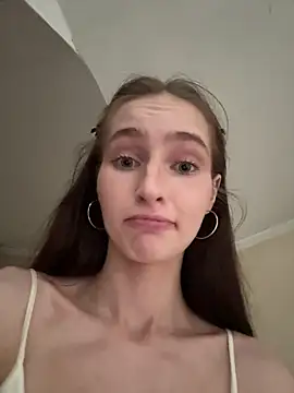 -missbehaving-'s Live XXX Chat