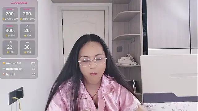 yishan-22's Live XXX Chat
