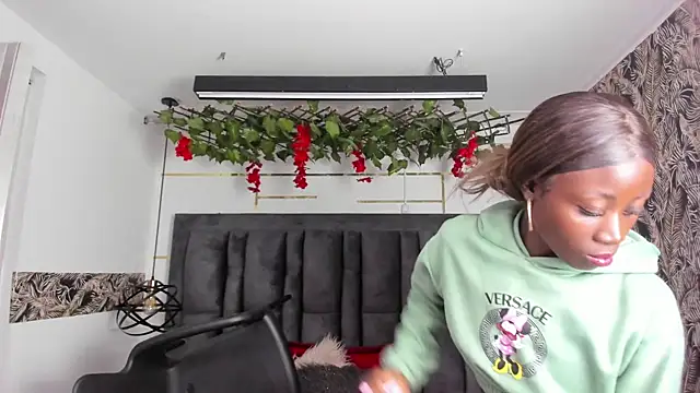 Sara_Naugty 现场XXX聊天