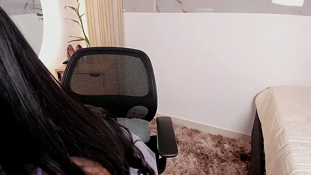 Naughty__Mom 现场XXX聊天