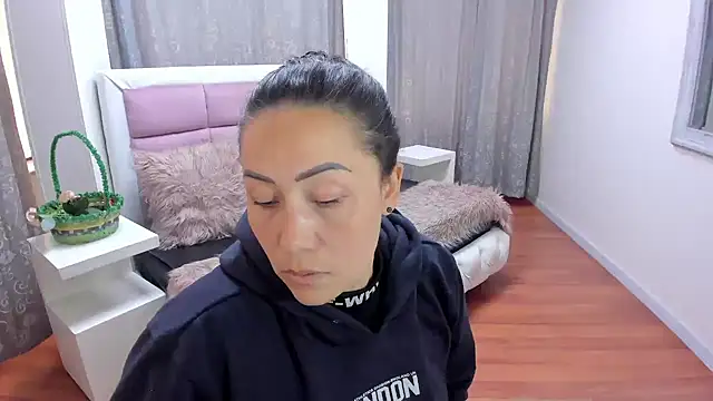Chat +18 de gaby_trent ao vivo