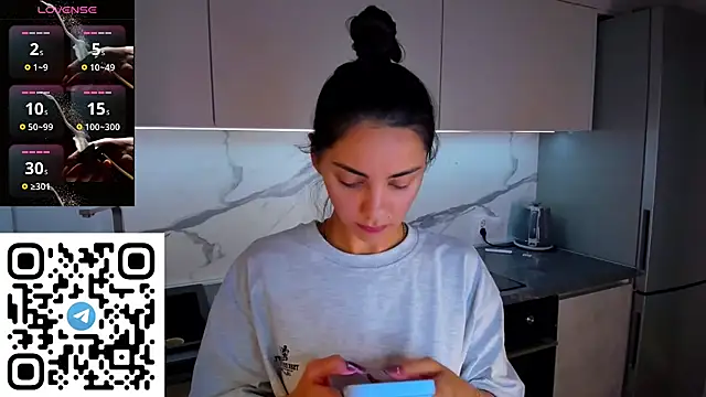 EmiliaZen Chat XXX in diretta