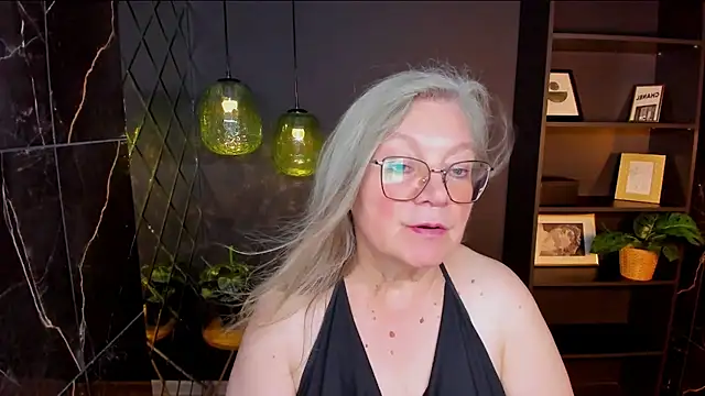 NataliMellow Chat XXX in diretta
