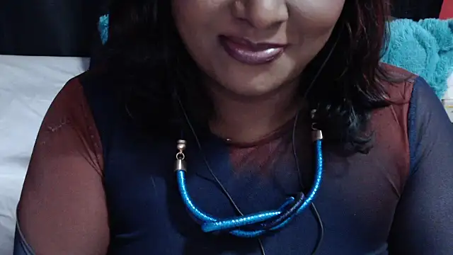 INDIANSIN2 Adlı Modelin Canlı XXX Sohbeti