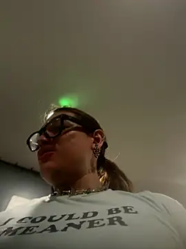UrHellBri-L Chat XXX in diretta