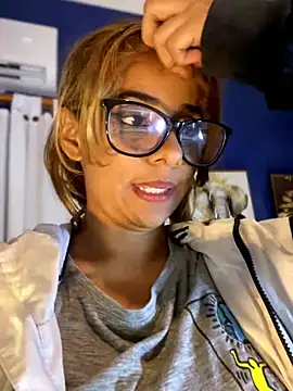 LeylaKnox Chat XXX in diretta