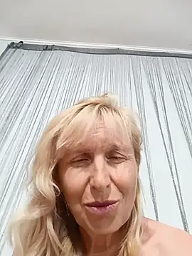 Chat +18 de TrinaAdair ao vivo