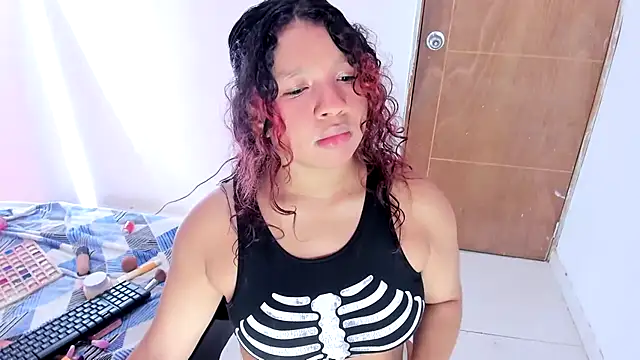 Emily_Coper18 라이브 XXX 채팅