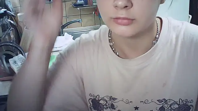 Chat +18 de MoodieMira ao vivo