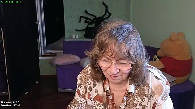 Betty_Brick: онлайн-секс-чат