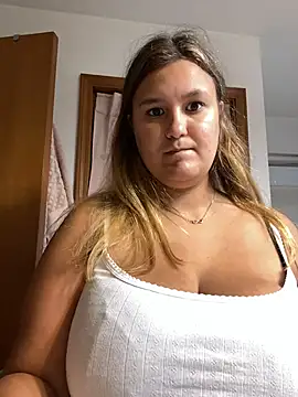 Latinamommy26's Live XXX Chat