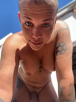 alicetgirlbr Adlı Modelin Web Kamerası Şovu