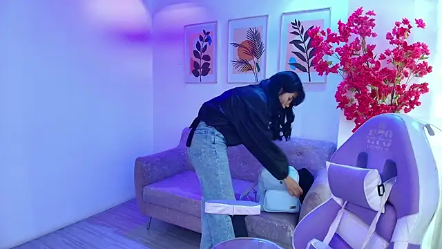Rainy_dolln Live XXX chat