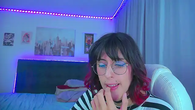 צ'אט XXX בשידור חי של goth_minerva