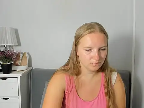 RoseTeacherX Adlı Modelin Canlı XXX Sohbeti