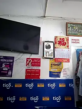 mago_vive: διαδικτυακό σόου στην κάμερα
