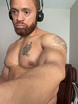Fathero1time Chat XXX in diretta