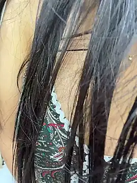 escape_with_me's Live XXX Chat