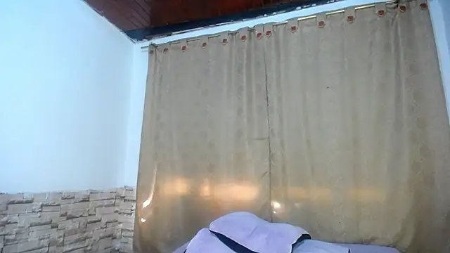 Chatroom XXX en direct de Bicky_25