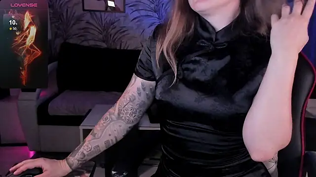 Czat XXX na żywo – Devi_Evi
