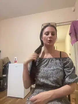 Flossy_Vettie Adlı Modelin Canlı XXX Sohbeti